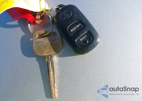 2000 Toyota Sienna Le z USA, uszkodzony, nr VIN 4T3ZF13C1YU192117